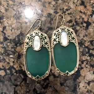 Kendra Scott Elle stop with pearl stone